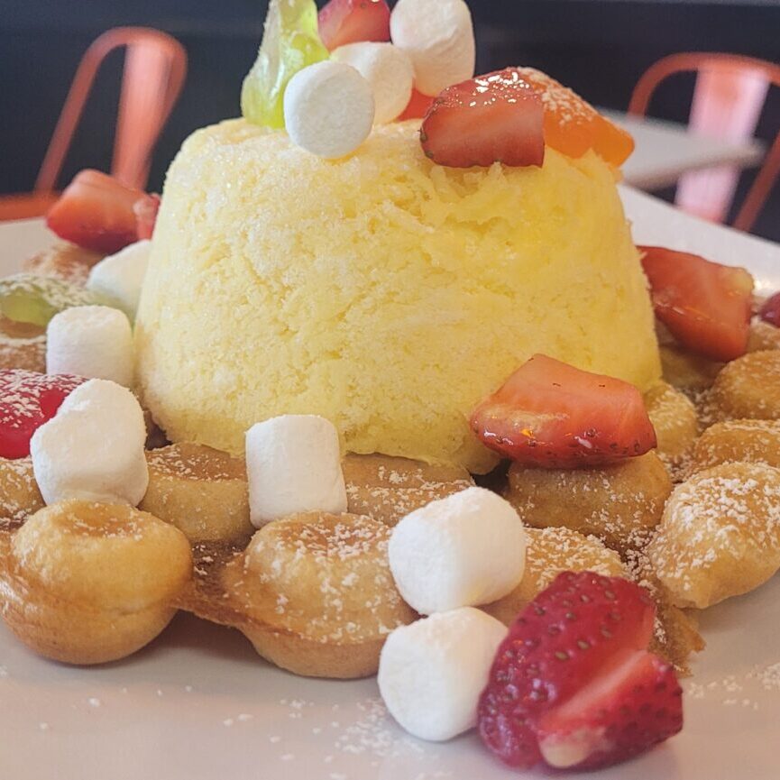 Bubble Waffle Mango Snow